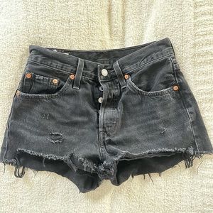 Women’s Levi’s 501 Jean Shorts; Size 24